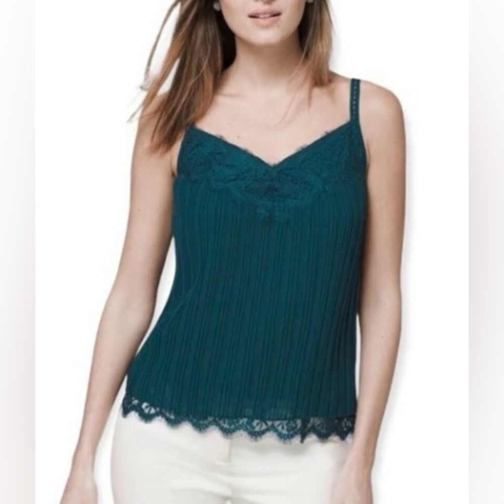 White House 🟣 Black Market Size Large Mia Pleated Lace Cami in Rainforest Green
